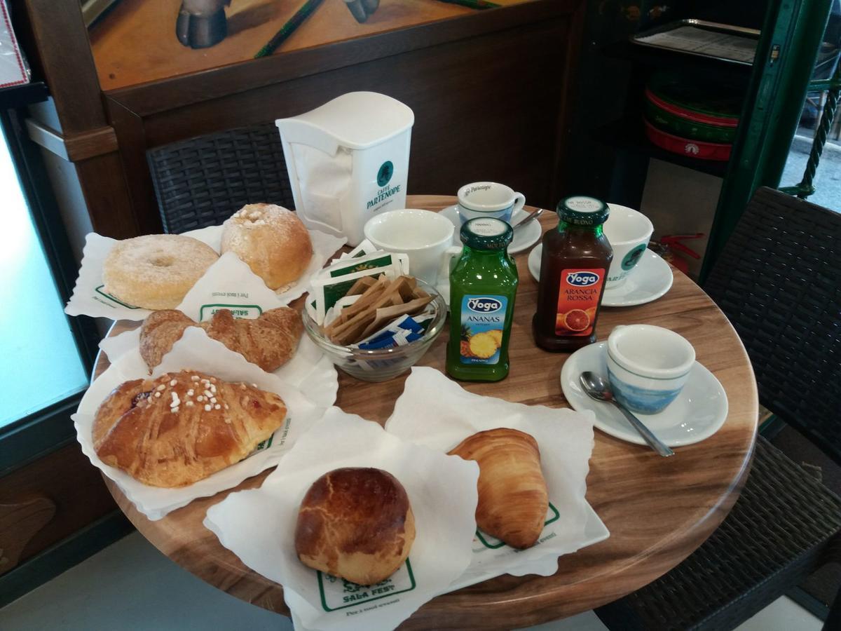 B&B Italia Napoli Ngoại thất bức ảnh
